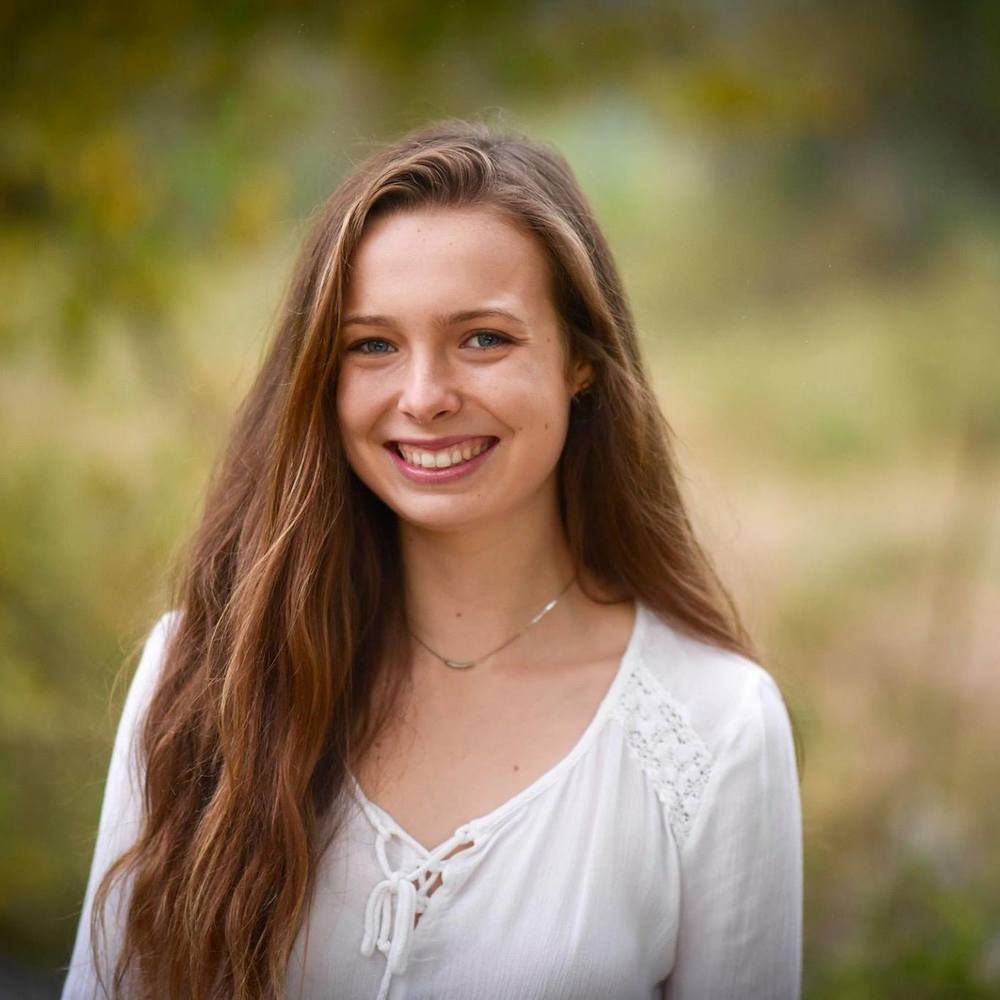 Meet your Posher, Claire